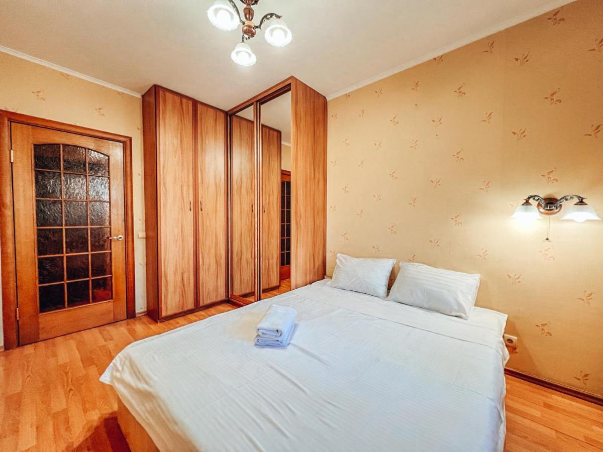 Apartments Near The Exhibition Centre Kyiv Exterior photo